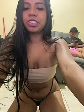 Snapshot of fahzinha chatting on February 26, 2026, 12:21 am fahzinha online show from February 26, 2026, 12:21 am