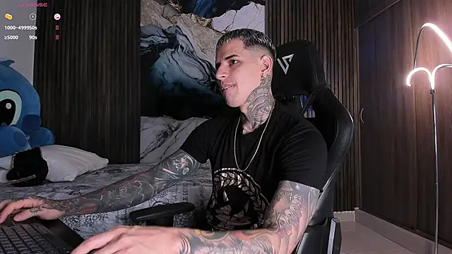 Snapshot of trisstann_ chatting on February 7, 2026, 5:10 pm trisstann online show from February 7, 2026, 5:10 pm