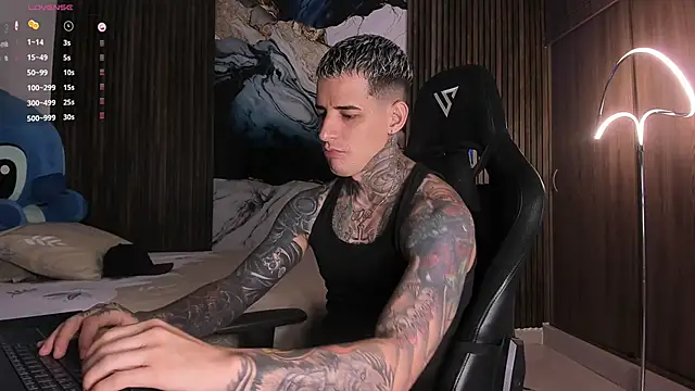 Snapshot of trisstann_ chatting on February 17, 2026, 5:32 pm trisstann online show from February 17, 2026, 5:32 pm