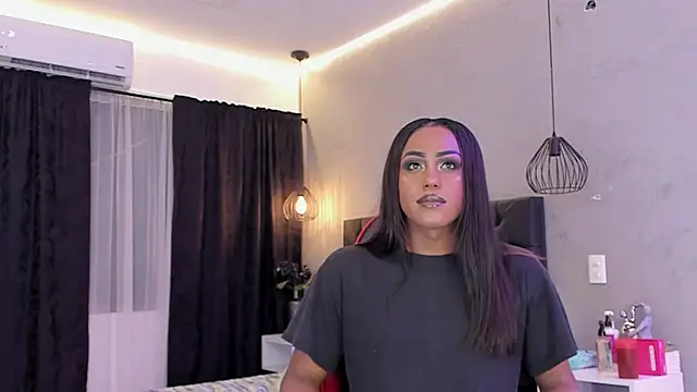 Snapshot of naomi__blair chatting on June 30, 2026, 3:28 am naomi blair online show from June 30, 2026, 3:28 am