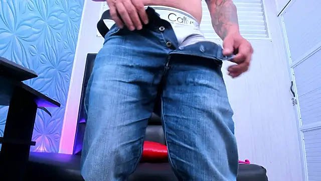 Snapshot of HardenedDad chatting on February 11, 2026, 7:36 pm HardenedDad online show from February 11, 2026, 7:36 pm