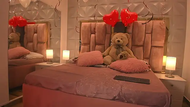 Snapshot of Paris_Velvet chatting on February 14, 2026, 10:10 pm Paris Velvet online show from February 14, 2026, 10:10 pm