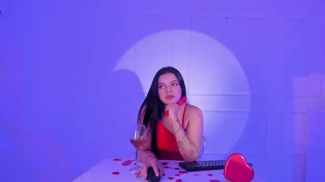 ViolettaRousee  online show from May 20, 2026, 9:56 pm