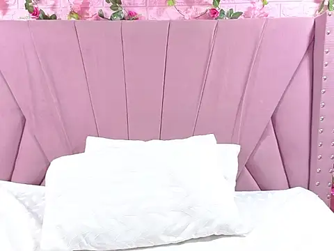 Snapshot of EmberCooper_ chatting on March 21, 2026, 8:19 am EmberCooper online show from March 21, 2026, 8:19 am