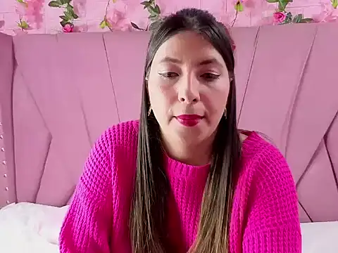 Snapshot of EmberCooper_ chatting on February 14, 2026, 1:06 am EmberCooper online show from February 14, 2026, 1:06 am