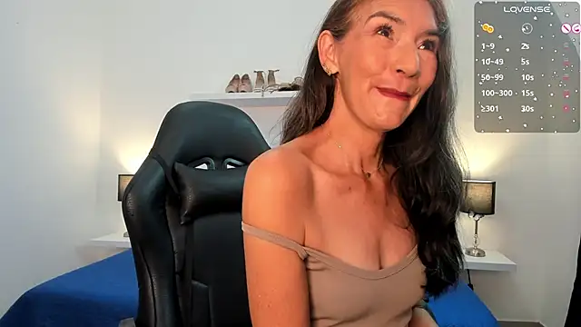 Emma Mendozaa online show from February 9, 2026, 12:03 pm