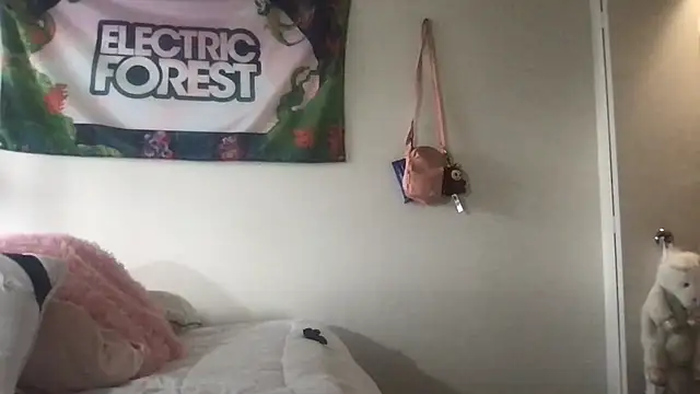 Snapshot of bbq-queen chatting on April 10, 2026, 10:28 pm bbq-queen online show from April 10, 2026, 10:28 pm