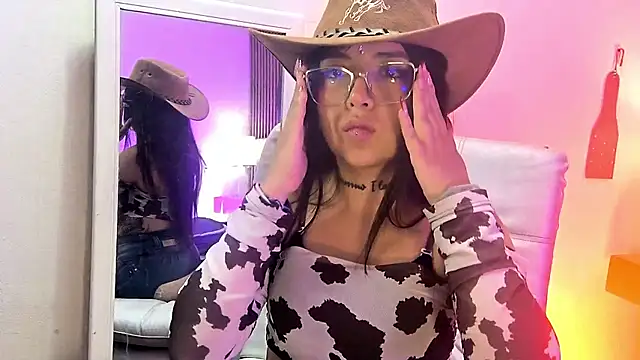 mary luckaysha  online show from May 29, 2026, 7:42 pm
