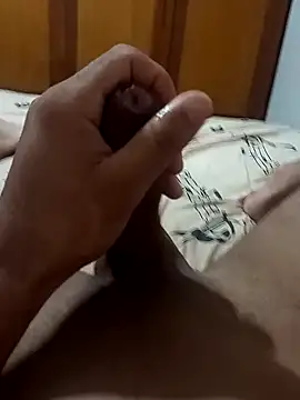 Snapshot of pistoludo21 chatting on February 4, 2026, 8:04 pm pistoludo21 online show from February 4, 2026, 8:04 pm