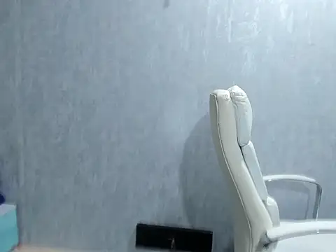 Snapshot of emilyvondark chatting on March 11, 2026, 3:44 am emilyvondark online show from March 11, 2026, 3:44 am