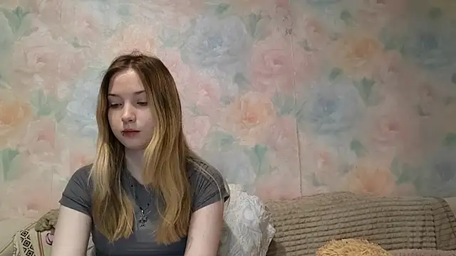 CuteLunya online show from March 31, 2026, 4:42 pm