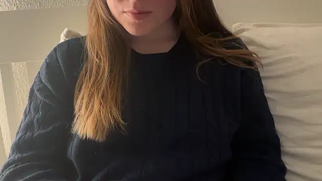 Lucyschickt online show from March 4, 2026, 6:04 pm