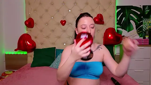 Snapshot of AwaMax chatting on February 17, 2026, 6:00 am AwaMax online show from February 17, 2026, 6:00 am