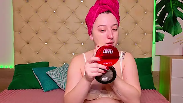 Snapshot of AwaMax chatting on February 25, 2026, 6:13 am AwaMax online show from February 25, 2026, 6:13 am