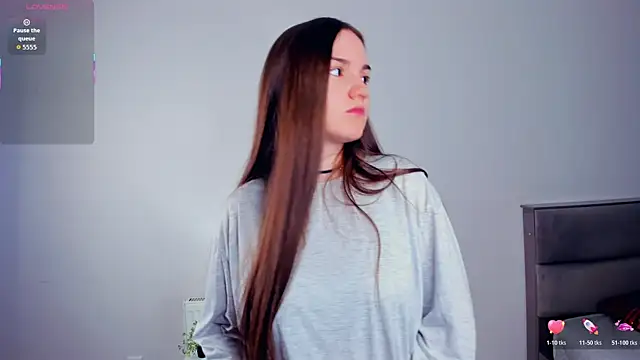 Snapshot of CrissyKales chatting on April 3, 2026, 5:52 pm CrissyKales online show from April 3, 2026, 5:52 pm