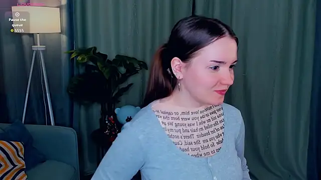 Snapshot of CrissyKales chatting on April 13, 2026, 7:51 pm CrissyKales online show from April 13, 2026, 7:51 pm