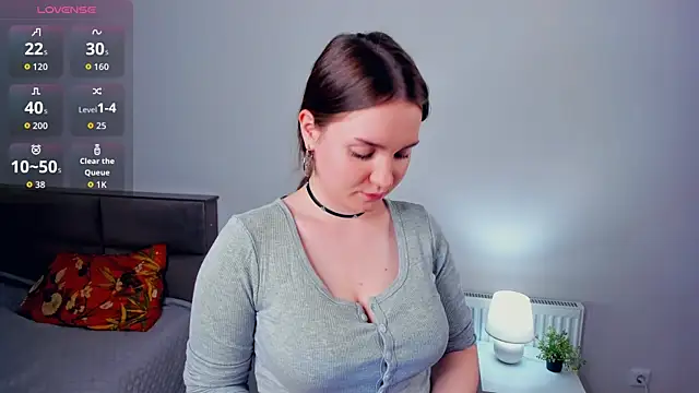 Snapshot of CrissyKales chatting on April 7, 2026, 6:10 pm CrissyKales online show from April 7, 2026, 6:10 pm