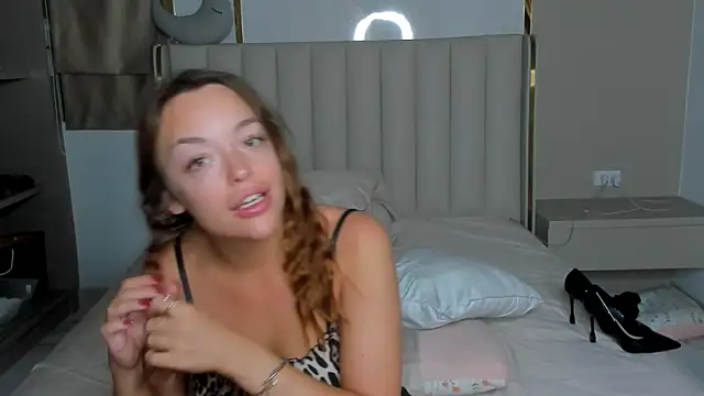 stellaa quenn online show from April 16, 2026, 1:12 pm