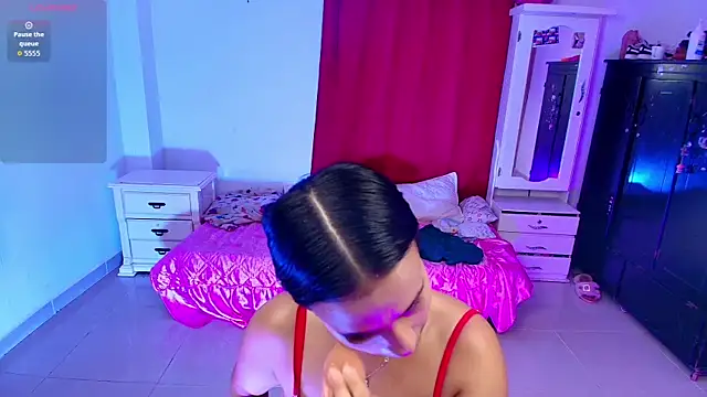 Snapshot of Kristin___ chatting on April 13, 2026, 3:10 am Kristin online show from April 13, 2026, 3:10 am