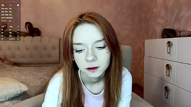 TarynPalek online show from March 3, 2026, 6:42 am