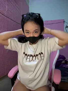 Leeeiuu online show from February 22, 2026, 3:02 pm