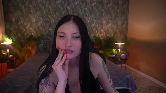 Snapshot of LunaaMay chatting on May 11, 2026, 4:26 pm LunaaMay online show from May 11, 2026, 4:26 pm