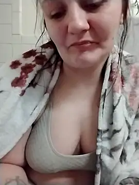 Rosegold2431 online show from February 13, 2026, 8:31 pm