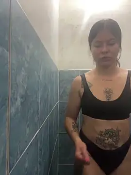 Scarlet Rosexx online show from May 13, 2026, 4:41 am