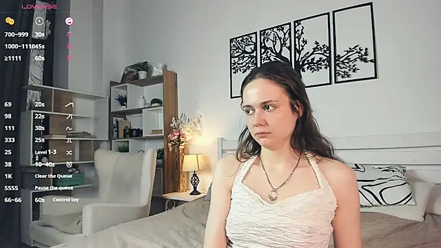 Snapshot of MalvinaTrafford chatting on April 16, 2026, 9:50 pm MalvinaTrafford online show from April 16, 2026, 9:50 pm