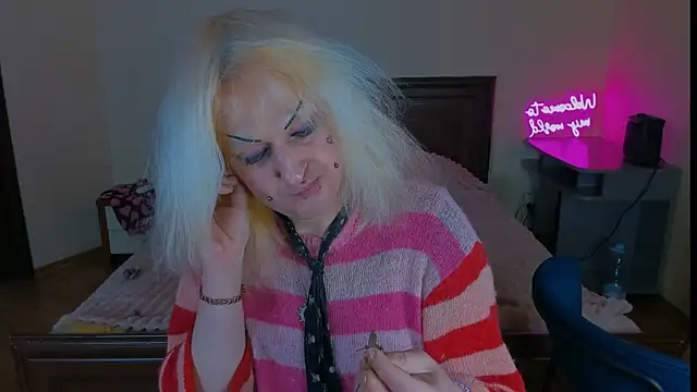 hannah kitty punk online show from April 13, 2026, 8:02 pm