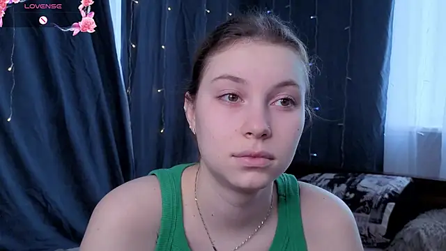 JadwigaTagliavia online show from April 18, 2026, 6:27 am