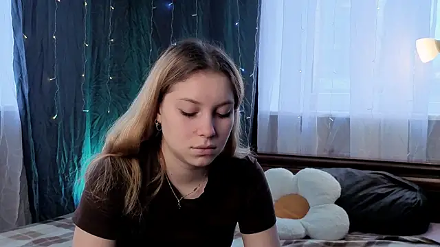 JadwigaTagliavia online show from April 5, 2026, 10:44 am