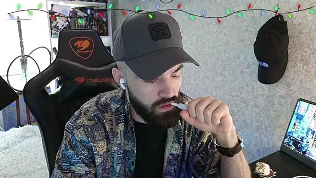 Snapshot of _Mostly_ chatting on February 6, 2026, 12:34 pm Mostly online show from February 6, 2026, 12:34 pm