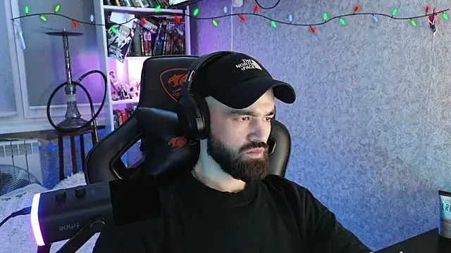 Snapshot of _Mostly_ chatting on February 5, 2026, 1:12 am Mostly online show from February 5, 2026, 1:12 am