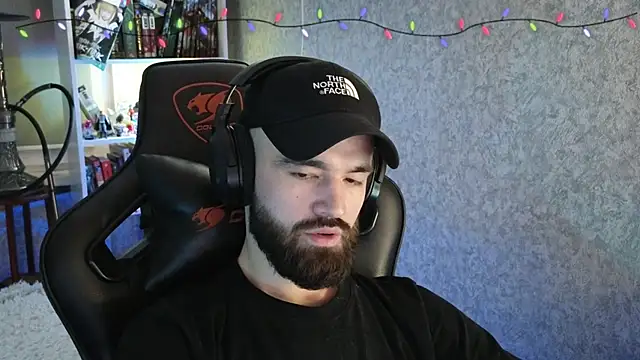 Snapshot of _Mostly_ chatting on February 4, 2026, 1:00 am Mostly online show from February 4, 2026, 1:00 am