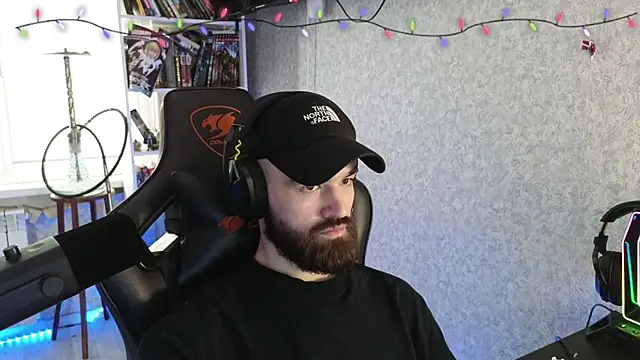 Snapshot of _Mostly_ chatting on February 19, 2026, 6:54 am Mostly online show from February 19, 2026, 6:54 am