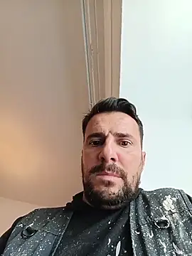 NatanCasad0 online show from February 16, 2026, 1:32 pm