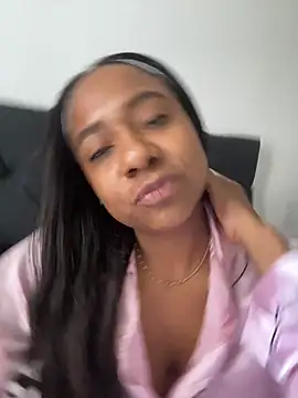 amara queen  online show from July 13, 2026, 2:38 pm