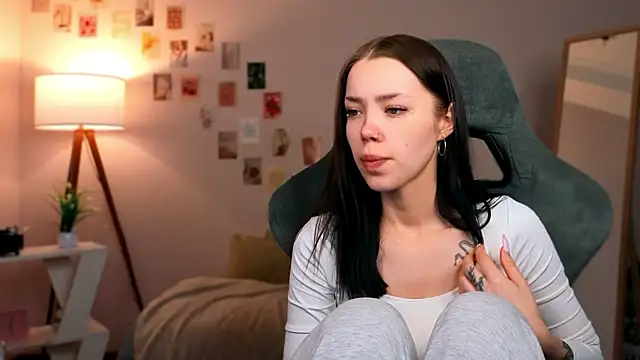 Snapshot of Vexnexe chatting on February 9, 2026, 7:12 pm Vexnexe online show from February 9, 2026, 7:12 pm