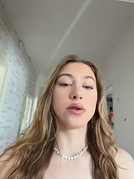 romyxxs online show from May 15, 2026, 8:12 am