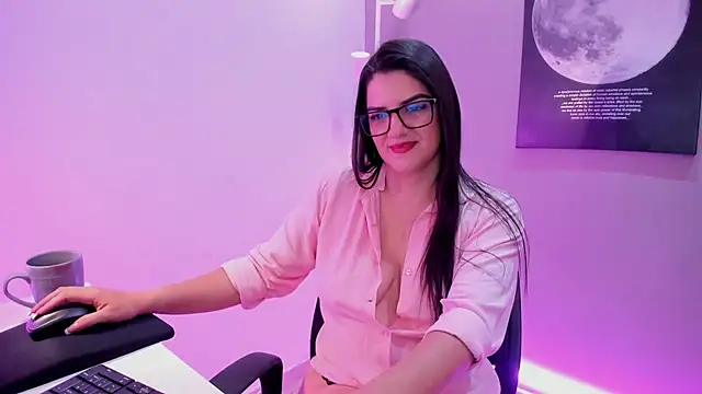 Snapshot of Valenvega_ chatting on February 9, 2026, 12:25 pm Valenvega online show from February 9, 2026, 12:25 pm