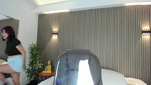 Snapshot of Ravenn21x chatting on February 22, 2026, 11:34 am Ravenn21x online show from February 22, 2026, 11:34 am