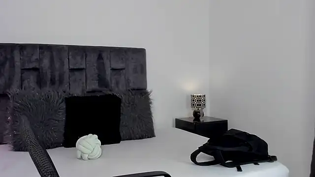 Snapshot of Malory_Saenzz chatting on February 8, 2026, 4:05 pm Malory Saenzz online show from February 8, 2026, 4:05 pm