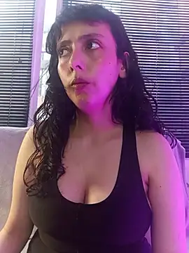 Snapshot of Eva_Err chatting on May 15, 2026, 10:19 pm Eva Err online show from May 15, 2026, 10:19 pm