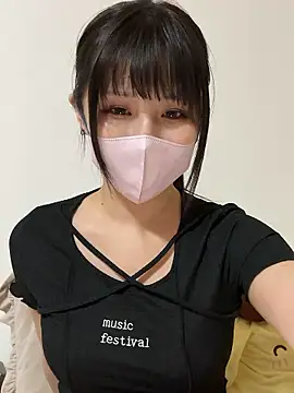 Mitsuki  jp online show from February 9, 2026, 12:58 pm