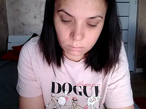 Snapshot of LorraGrey chatting on May 2, 2026, 4:07 am LorraGrey online show from May 2, 2026, 4:07 am