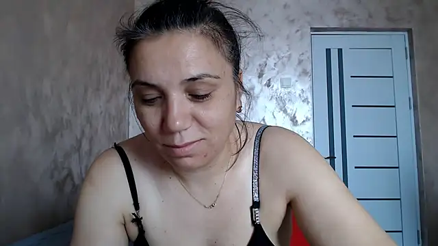LorraGrey online show from July 6, 2026, 5:47 am