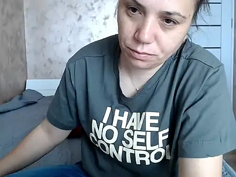 Snapshot of LorraGrey chatting on April 27, 2026, 6:11 am LorraGrey online show from April 27, 2026, 6:11 am