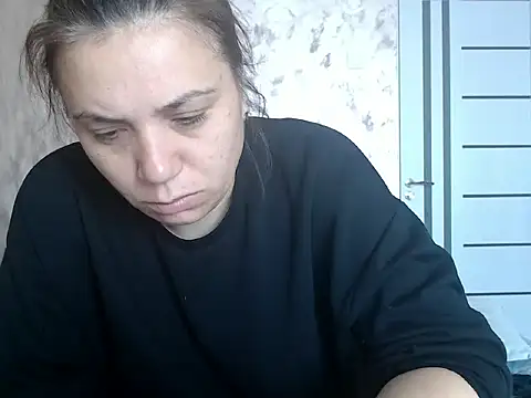 Snapshot of LorraGrey chatting on May 18, 2026, 6:18 am LorraGrey online show from May 18, 2026, 6:18 am