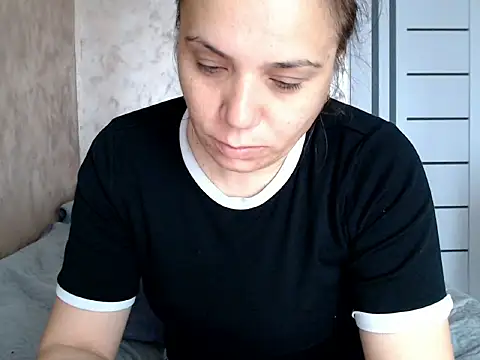 Snapshot of LorraGrey chatting on May 20, 2026, 6:10 am LorraGrey online show from May 20, 2026, 6:10 am